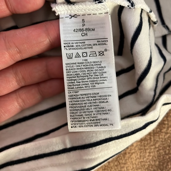 Banana Republic white/black top - Picture 4 of 6